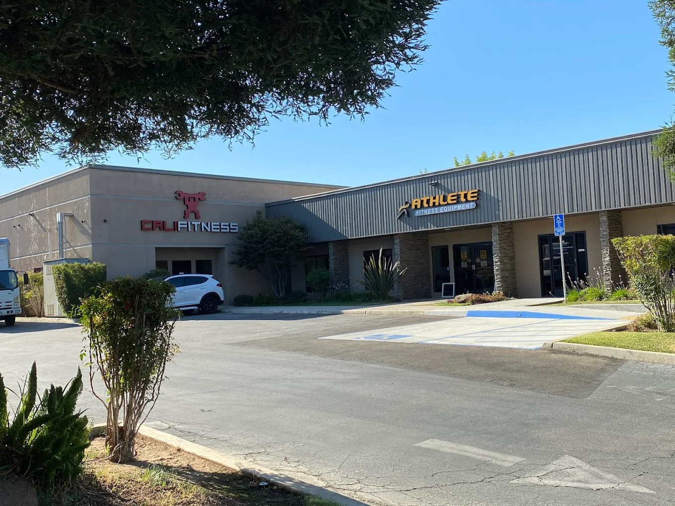 The shared CaliFitness and Athlete Fitness Equipment building in Fresno, California